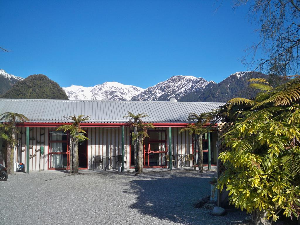 Glow Worm Accommodation Franz Josef exterior