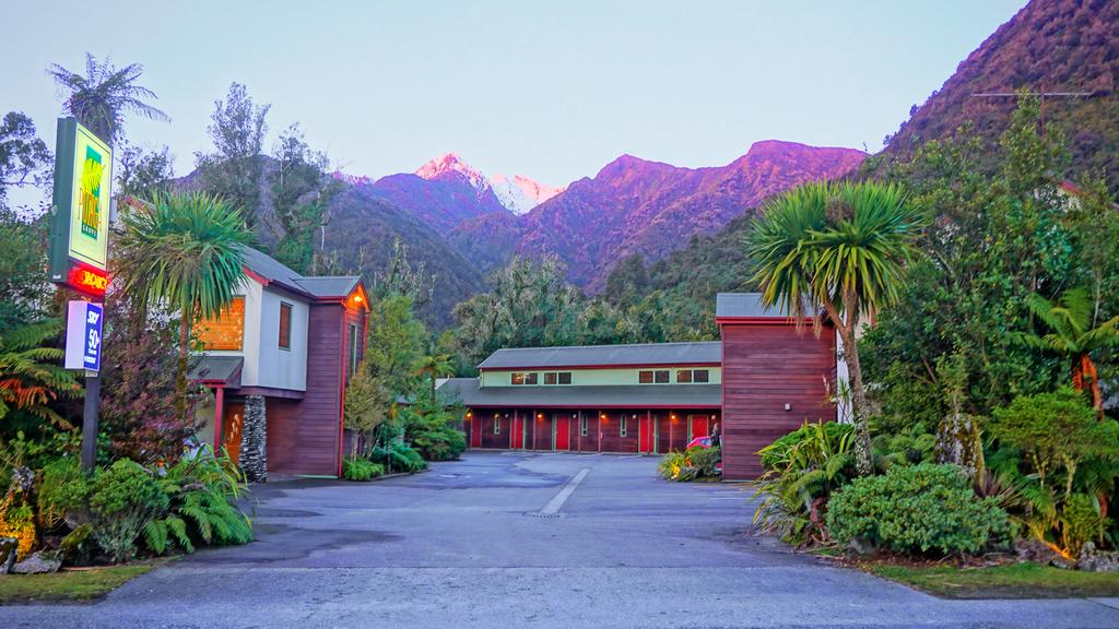 Punga Grove Franz Josef exterior