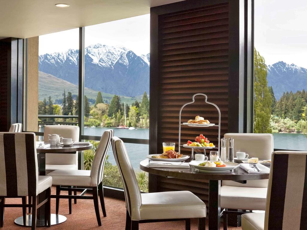 Booking.com Hotel St Moritz Queenstown dining room